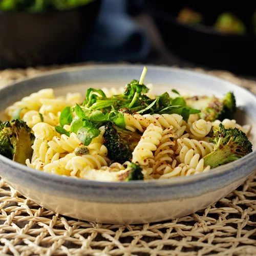 Δεν είναι ελαφριά αλλά είναι πεντανόστιμη | Η τέλεια συνταγή με ζυμαρικά για τις μέρες που δεν "ξέρεις τι να μαγειρέψεις"