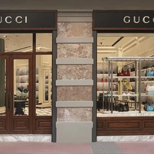 Μέσα στη νέα boutique του οίκου Gucci στο κέντρο της Αθήνας (pics)