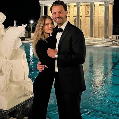 Αμαλία Κωστόπούλου & Jake Medwell | Παντρεύτηκαν με πολιτικό γάμο στο Τέξας