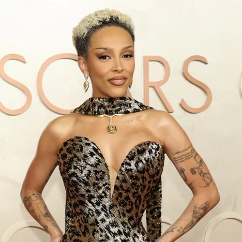 Doja Cat | Χρειάστηκαν 5,600 ώρες για να δημιουργηθεί το look που φόρεσε στα Oscars 2025