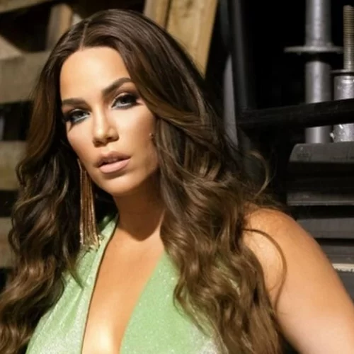 Η Κατερίνα Στικούδη έπαψε να είναι καστανή