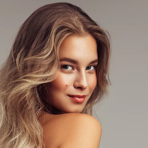 Curtain bangs τέλος! Αυτή είναι η νέα μεγάλη τάση στα μαλλιά