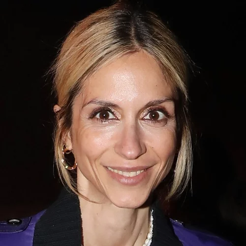 Σοφία Καρβέλα |  Το ξεχωριστό μήνυμα για τη γυναικολόγο που τη βοήθησε να φέρει στον κόσμο τους γιους της