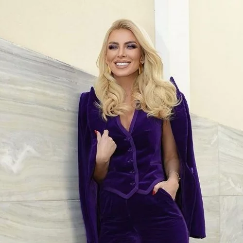 Κατερίνα Καινούργιου | Η αλλαγή στα social media και η ημερομηνία γέννησής της