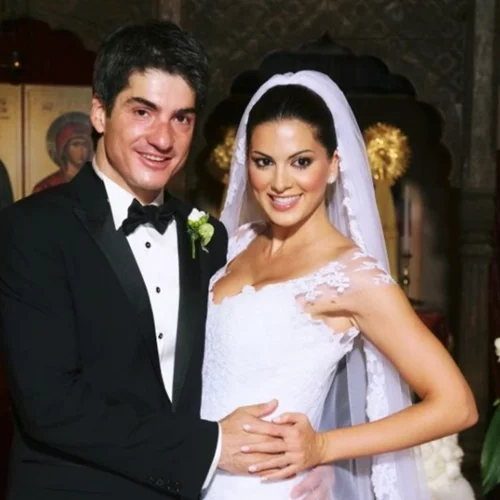 Σταματίνα Τσιμτσιλή - Θέμης Σοφός | Δέκα χρόνια γάμου για το ζευγάρι