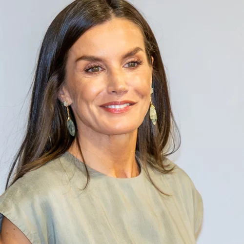 Η βασίλισσα Letizia με τα πέδιλα από τη Mango που κοστίζουν λιγότερο από 50 ευρώ