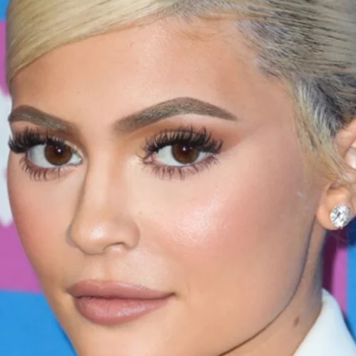 Οι έγχρωμοι φακοί επαφής που έχουν την ψήφο εμπιστοσύνης των celebrities