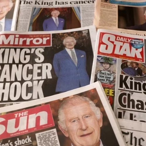 Στα πρωτοσέλιδα του βρετανικού Τύπου η είδηση για τη διάγνωση του βασιλιά Καρόλου