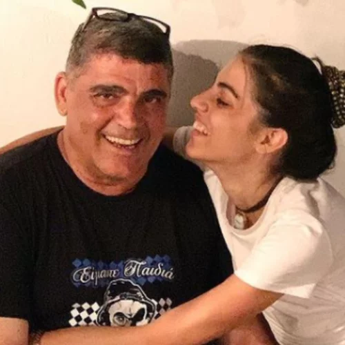 Άννα Μαρία Βέλλη | Όταν έλυνε τα ερωτικά δράματα των fans της με τον μπαμπά της
