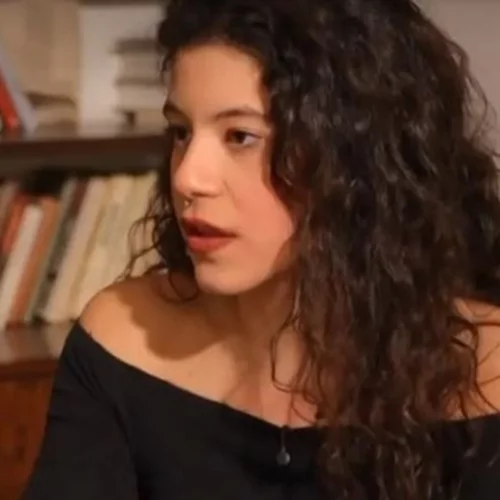 Η κόρη του Σταύρου Θεοδωράκη μιλά πρώτη φορά για τον πατέρα της - Η μάχη με τον καρκίνο που τη "διέλυσε" [βίντεο]