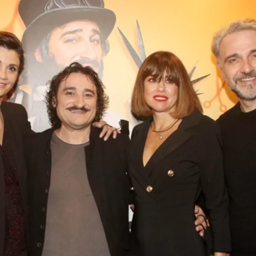 Παρέλαση διασήμων στον "Κουρέα της Σεβίλλης" - Οι πιο ξεχωριστές παρουσίες στην πρεμιέρα