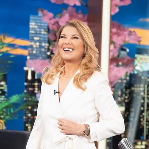 Σοφία Αλιμπέρτη | Μαθήματα φωνητικής από τον γιο της, Good Job Nicky