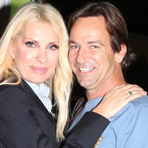 Ελένη Μενεγάκη & Ματέο Παντζόπουλος βρέθηκαν στο ΟΑΚΑ για τον Τζόκοβιτς και προκάλεσαν ψιθύρους στο κοινό