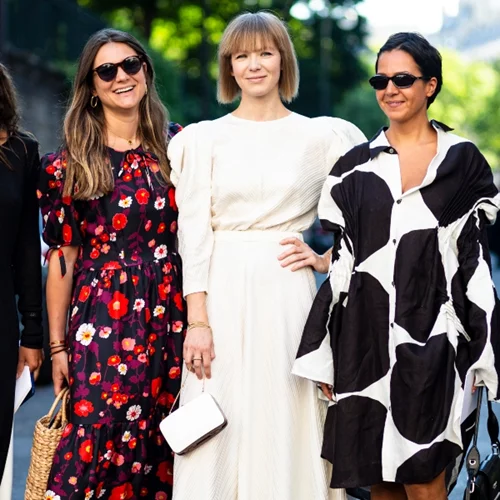 Αυτό είναι το φόρεμα που θέλουν όλες οι fashion influencers