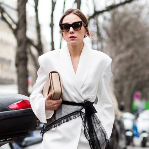 10 stylish λευκά παντελόνια που θα σε κάνουν να ξεχάσεις για λίγο το τζιν σου