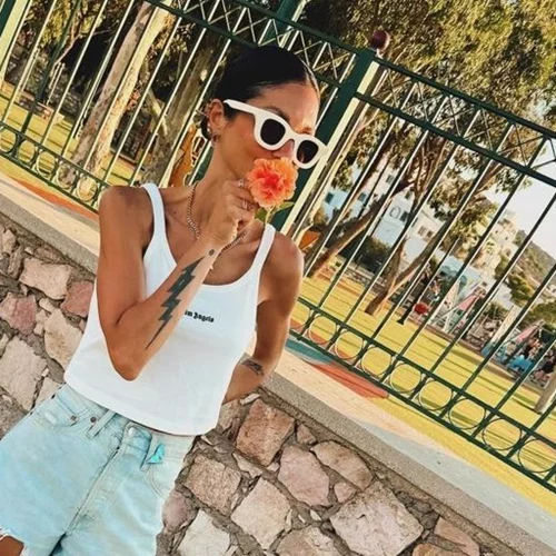 H Σοφία Καρβέλα μας δείχνει τη φθινοπωρινή της γκαρνταρόμπα