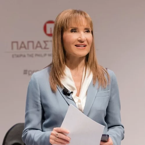 H Μάρα Ζαχαρέα φόρεσε το must-have τοπ του φετινού φθινοπώρου