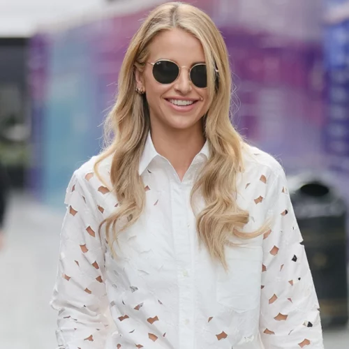 Λευκά φορέματα με ελληνική υπογραφή που θα αναβαθμίσουν το στιλ σου