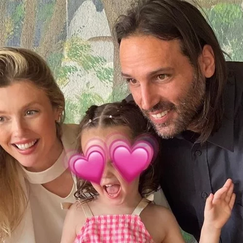 Γέννησε η Κωνσταντίνα Κομμάτα - Η φωτογραφία με το νεογέννητο μωρό της