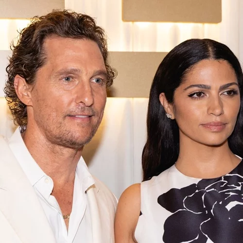 Ο Matthew McConaughey σε μία σπάνια εμφάνιση με τη σύζυγό του και τα τρία παιδιά τους