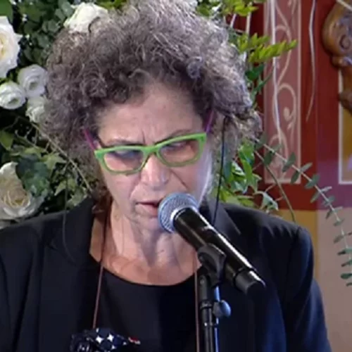 Κηδεία Μίκη Θεοδωράκη | Η Μαργαρίτα τραγούδησε στην κηδεία του πατέρα της - "Για πάντα ζωντανός στην καρδιά μου"