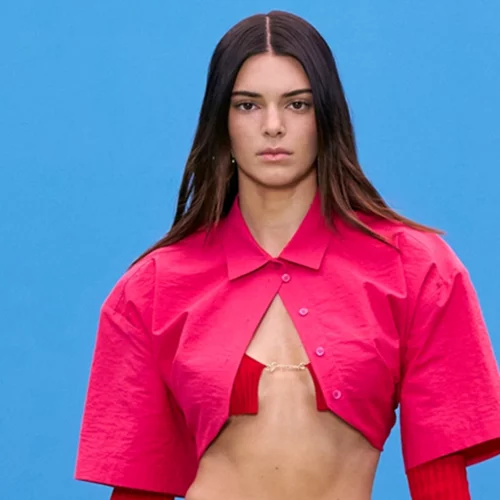 Στη Bershka βρήκαμε τη ζακέτα που φοράει κάθε fashionista και δεν θα αποχωρίζεσαι την άνοιξη