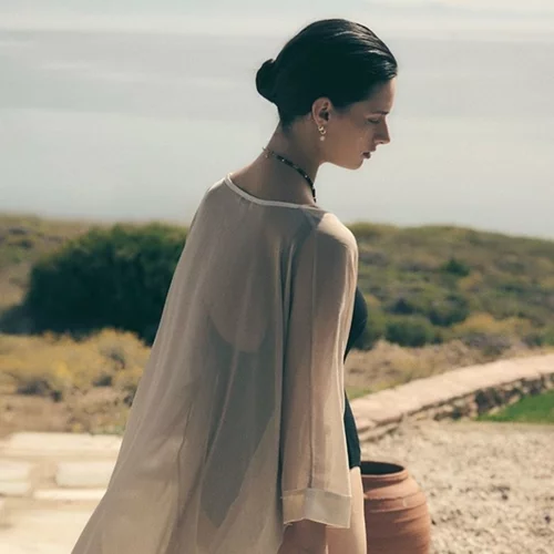 Τα κομψά και διαχρονικά κομμάτια που αξίζει να αποκτήσεις στις καλοκαιρινές εκπτώσεις | Θα τα φοράς για χρόνια