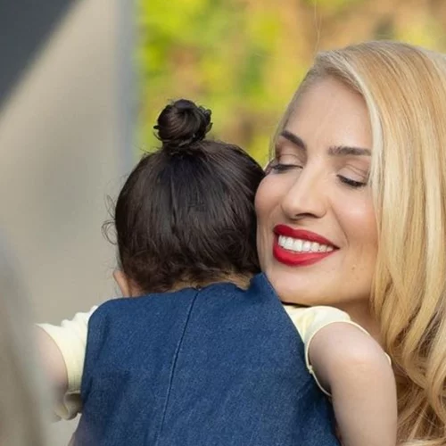 Μαρία Ηλιάκη | Η κόρη της, Κατερίνα είναι η μεγαλύτερη fan του Μίλτου Τεντόγλου - Το αστείο βίντεο που δημοσίευσε