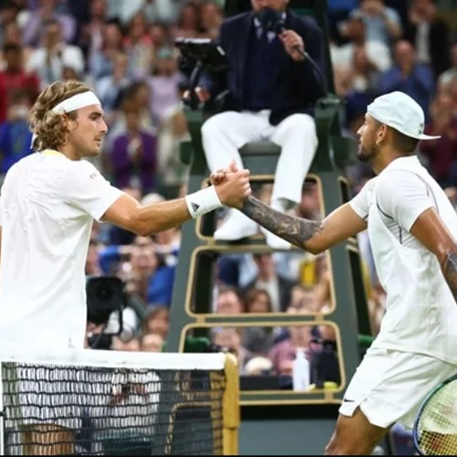 Νέο "σόου" από Τσιτσιπά και Κύργιο | Ο ένας πέταγε μπάλες στον άλλον, τσακώθηκαν και αποδοκιμάστηκαν [Βίντεο]