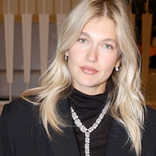 Κλέλια Ανδριολάτου | Το embellished blazer της είναι μια ιδανική επιλογή για την περίοδο των γιορτών