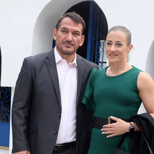 Αφροδίτη Σκαφίδα | Σε ελληνική παρέλαση στη Νέα Υόρκη με την κόρη και τον Πύρρο Δήμα