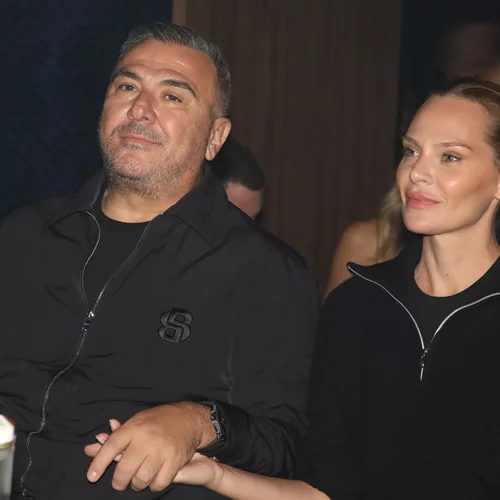 Αντώνης Ρέμος - Υβόννη Μπόσνιακ | Τα τρυφερά στιγμιότυπα από τη βραδινή τους έξοδο σε γνωστό νυχτερινό κέντρο