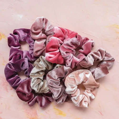 Ένας ευφάνταστος τρόπος για να φορέσεις τα scrunchies σου