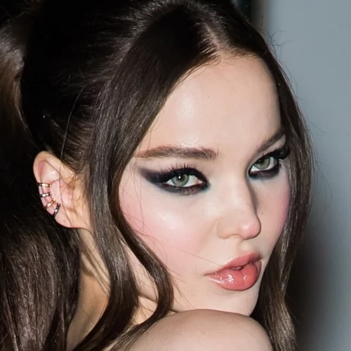 Τα καλύτερα lip glosses με υαλουρονικό οξύ για πιο σαρκώδη χείλη