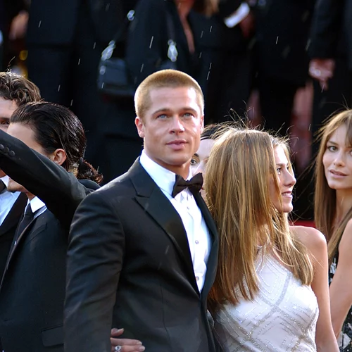 Όλοι έχουμε υπάρξει λίγο "parasocial" στη ζωή μας | Κυρίες και κύριοι, αυτή είναι η λέξη της χρονιάς για το 2025