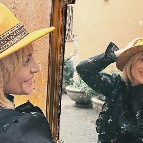 Ελεωνόρα Ζουγανέλη: "Αναρωτιέμαι ποια θα ήταν η ιδανική μου εικόνα; Τι άραγε θέλω να αντικρίσω;"