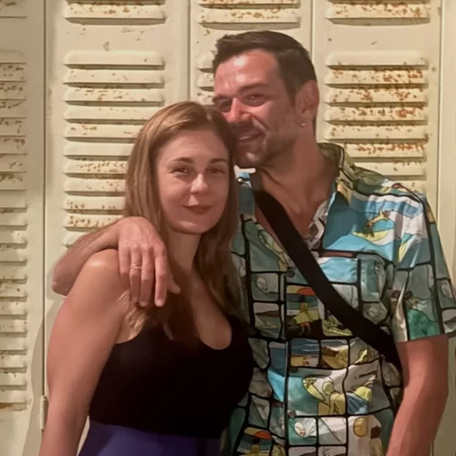 Τάσος Ιορδανίδης | Βουτιές με τα παιδιά του στην πισίνα του ξενοδοχείου που μένει στην Κάρυστο