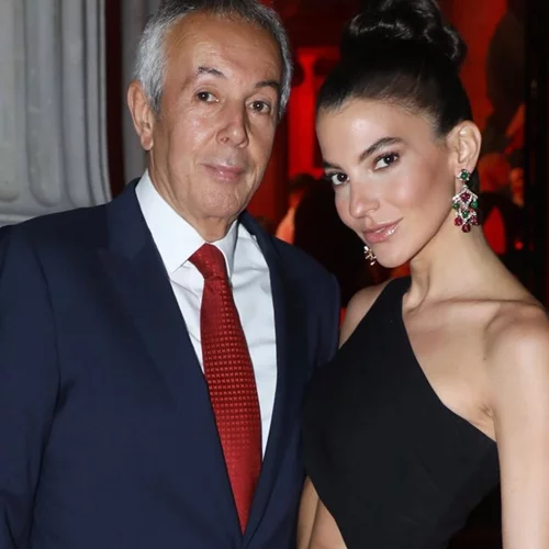 Γιάννης και Δήμητρα Κούστα | Σε οικογενειακό πάρτι στη Νέα Υόρκη με αγαπημένα τους πρόσωπα