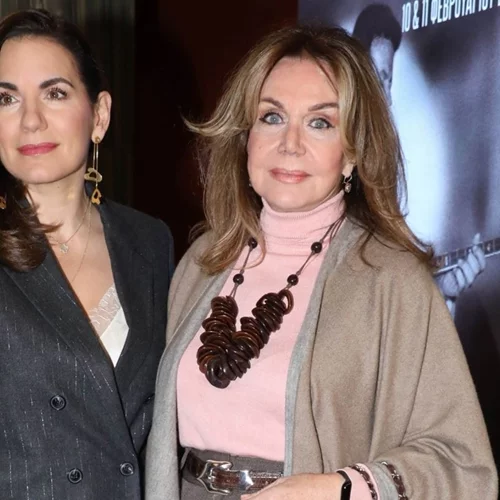 Αγάπη Πολίτη | Η απόχρωση που επιλέγει στο ρουζ της είναι η πιο κολακευτική για γυναίκες άνω των 50