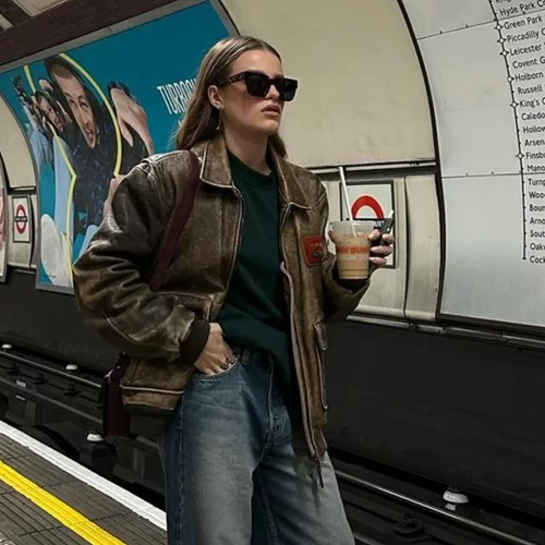 To statement κοστούμι της Γαίας Μερκούρη είναι ιδανικό για εντυπωσιακές βραδινές εμφανίσεις