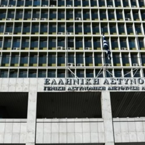 Κολωνός | Παρέλαση υπόπτων στη ΓΑΔΑ - Πάνω από 10 συνομιλητές της 12χρονης - Κοντά στη σύλληψη του μαστροπού "Μιχάλη"