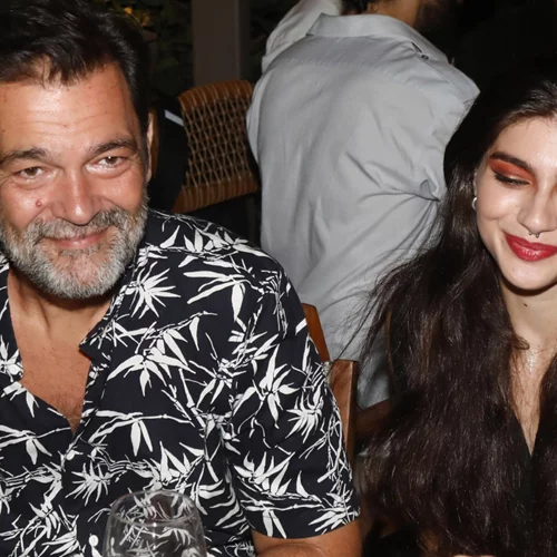 Κωνσταντίνος Καζάκος | Η πρώτη δημόσια εμφάνιση με την 23χρονη σύντροφό του