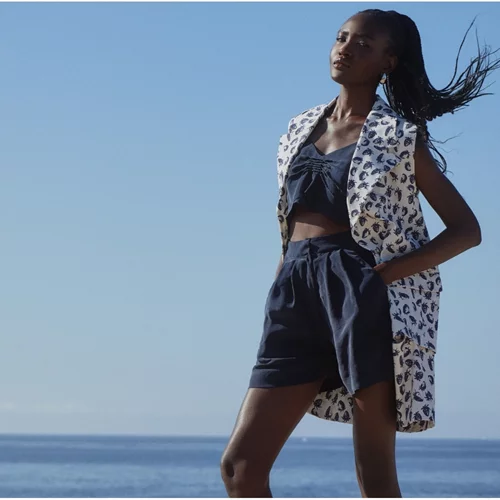 Στην καλοκαιρινή γκαρνταρόμπα μίας fashionista | Όλα τα κομμάτια που θα χρειαστείς για τα πιο κομψά looks