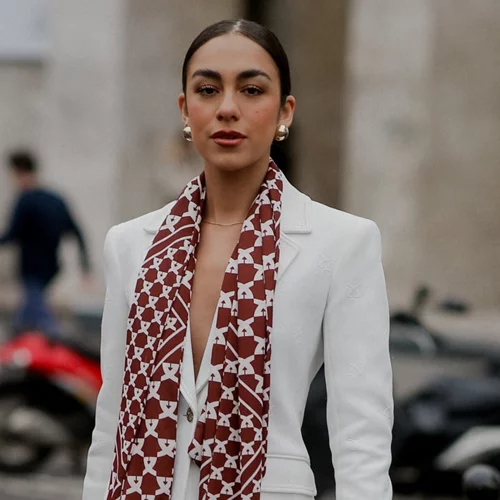 Αυτά τα μποτίνια από τη Zara έχουν το χρώμα της σεζόν και είναι η απαραίτητη προσθήκη για τη συλλογή σου