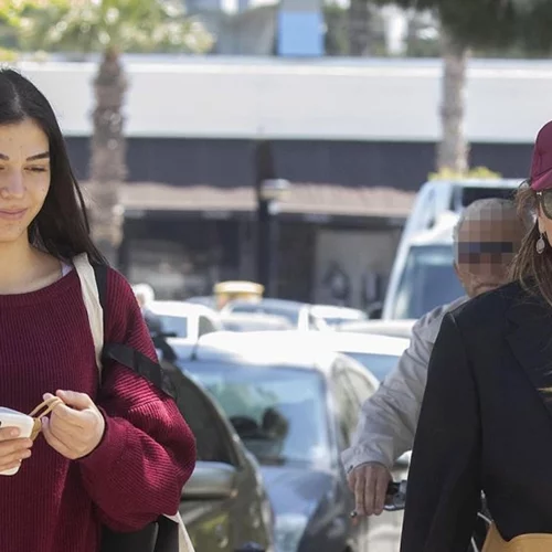 Μελίνα Νικολαΐδη | Super stylish στο κέντρο στη Σταδίου