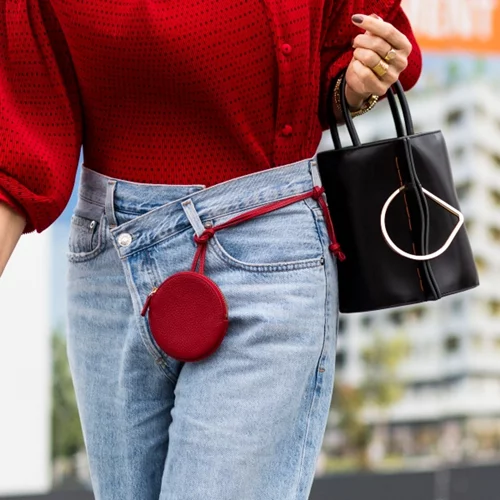 Τέλος στις στενές γραμμές | Σου βρήκαμε τα άνετα jeans που θα τα φοράς όλη μέρα