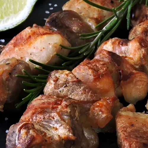 Μπορούμε να φάμε υγιεινά την Τσικνοπέμπτη; Η ελληνική ημέρα πρωτεΐνης και τι να γνωρίζεις