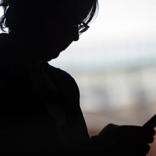 Απάτες υψηλής τεχνολογίας | Πώς οι εγκληματίες ξεγελούν ανυποψίαστους πολίτες