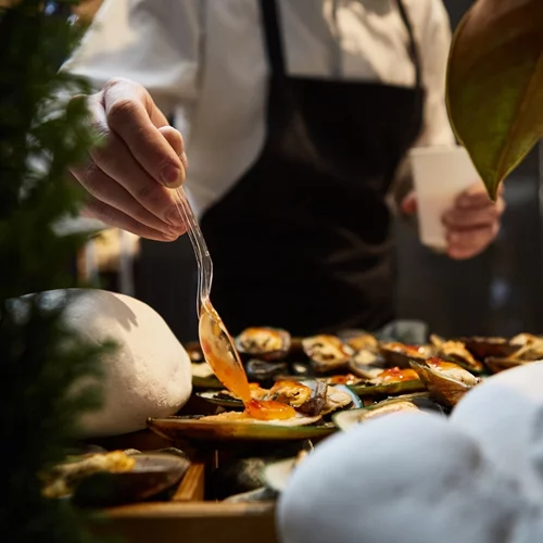 Η περίεργα άβολη περίπτωση του "Καλή σας Απόλαυση"