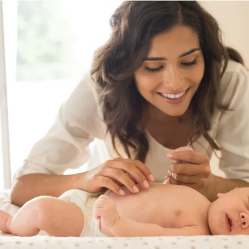 Αυτό που θέλει το μωρό, εκείνο που εμπιστεύεται η μαμά | Η νέα σειρά φυσικής βρεφικής φροντίδας που λατρέψαμε